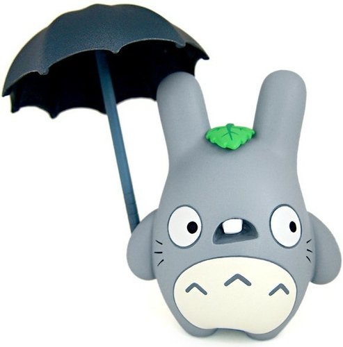 Baldwin Totoro figure by Dolly Oblong. Front view.