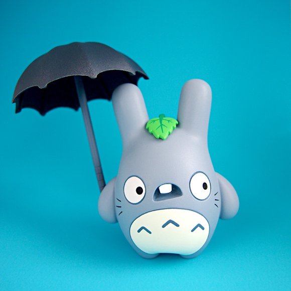 Baldwin Totoro figure by Dolly Oblong. Front view.