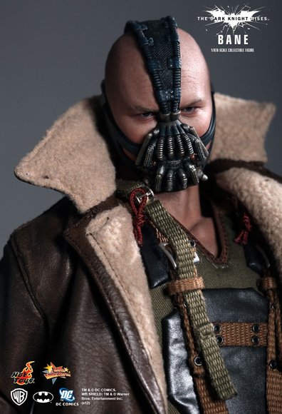 Bane figure by Kojun & Yulli, produced by Hot Toys. Detail view.