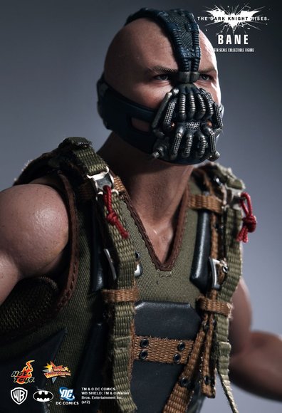 Bane figure by Kojun & Yulli, produced by Hot Toys. Detail view.