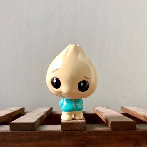 Bao figure by Scott Tolleson, produced by Pobber. Front view.