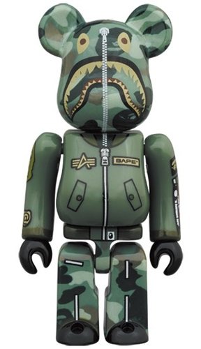 BAPE × ALPHA BE@RBRICK 100% figure, produced by Medicom Toy. Front view.