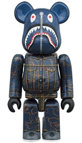 BAPE × Levis BE@RBRICK 100％ figure, produced by Medicom Toy. Front view.