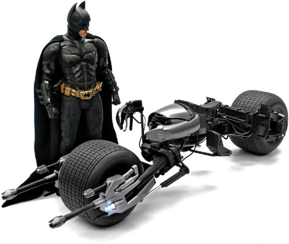 Bat-pod (The Dark Knight Rises) figure by Dc Comics, produced by Hot Toys. Side view.