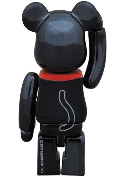 Maneki Neko Be@rbrick 100% - Beckoning Cat Black figure, produced by Medicom Toy. Back view.