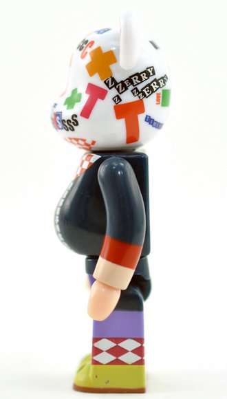 Zerry - Secret Artist Be@rbrick Series 27 figure by Kiyoshiro Imawano, produced by Medicom Toy. Side view.