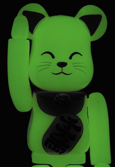 Beckoning Cat Be@rbrick 100% figure by Medicom Toy, produced by Medicom Toy. Detail view.