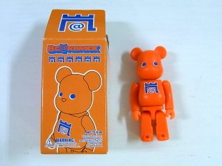 Arashi Be@rbrick 100% - Orange Version  figure by Arashi, produced by Medicom Toy. Front view.