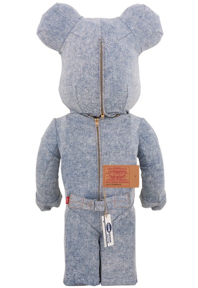 BE@RBRICK Levis(R) WASH DENIM 1000％ figure, produced by Medicom Toy. Back view.