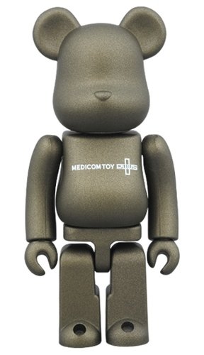 BE@RBRICK SERIES 33 RELEASE CAMPAIGN MEDICOM TOY PLUS Special Edition figure, produced by Medicom Toy. Front view.