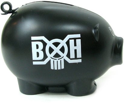 BxH Pig Bank figure by Hikaru Iwanaga, produced by Bounty Hunter (Bxh). Side view.