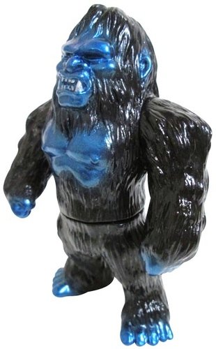 Bigfoot (ビッグフット) - Black & Blue figure, produced by Iwa Japan. Front view.
