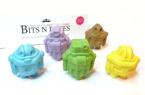 Bits n Bytes Palette 5pc Pack figure by Cris Rose. Front view.