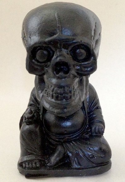 Black Buddha Skull figure by Hydro74, produced by Purveyor Of Sin. Front view.