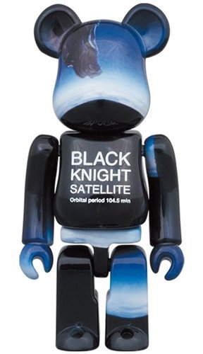 BLACK KNIGHT SATELLITE BE@RBRICK 100％ figure, produced by Medicom Toy. Front view.