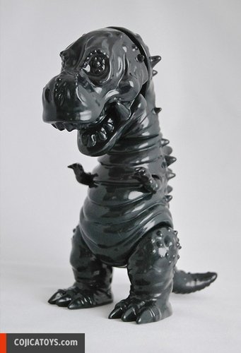 Black Tyranbo – Blank figure by Hiramoto Kaiju, produced by Cojica Toys. Front view.