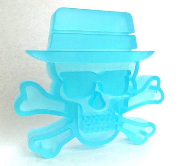 Heisenberg Skull & Bones - Blue Sky figure by Tristan Eaton, produced by Pretty In Plastic. Front view.