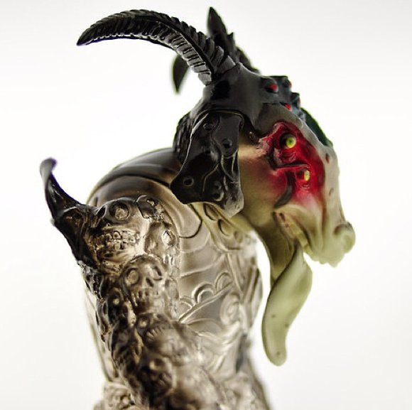 Bog Zeroth figure by Meta-Crypt (Brian Ewing X Hateball) X Critical Hit (Skinner), produced by Lulubell Toys. Detail view.