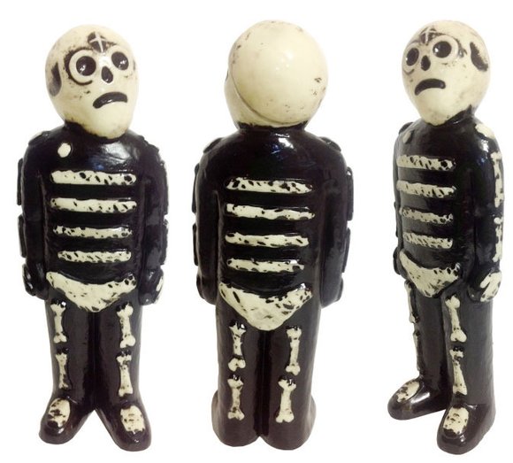 Bones - Regular (Bone) figure by Mike Egan, produced by Grody Shogun. Back view.