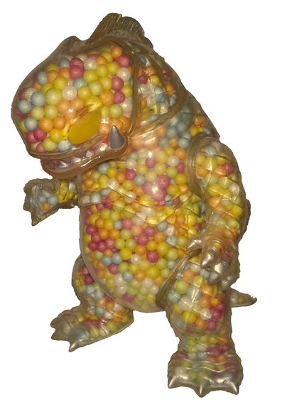 Bop Dragon - Pearleater figure by Thornton, produced by Rumble Monsters. Front view.