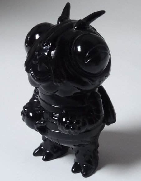 Boris the Bee figure by Bwana Spoons, produced by Gargamel. Front view.