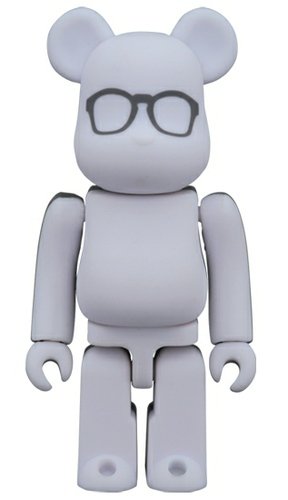 BOSTON CLUB BE@RBRICK figure, produced by Medicom Toy. Front view.
