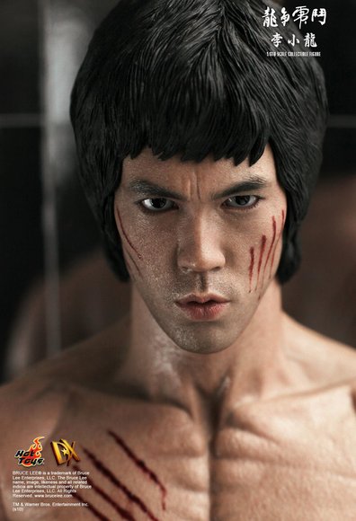 Bruce Lee - Enter the Dragon figure by Jc. Hong & Kojun, produced by Hot Toys. Detail view.