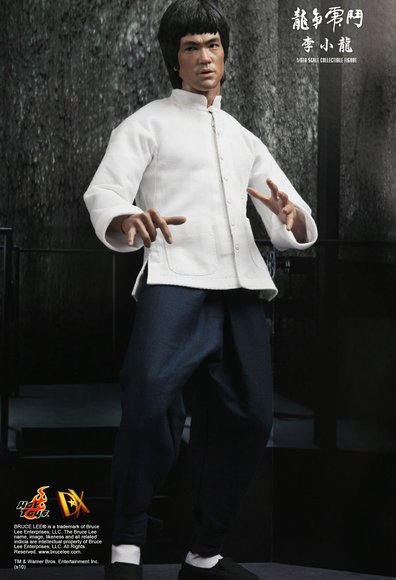 Bruce Lee - Enter the Dragon figure by Jc. Hong & Kojun, produced by Hot Toys. Front view.
