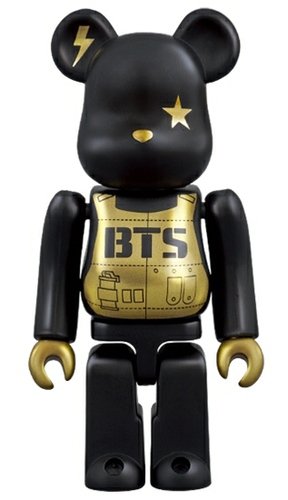 BTS  - Bangtan Boys BE@RBRICK figure, produced by Medicom Toy. Front view.