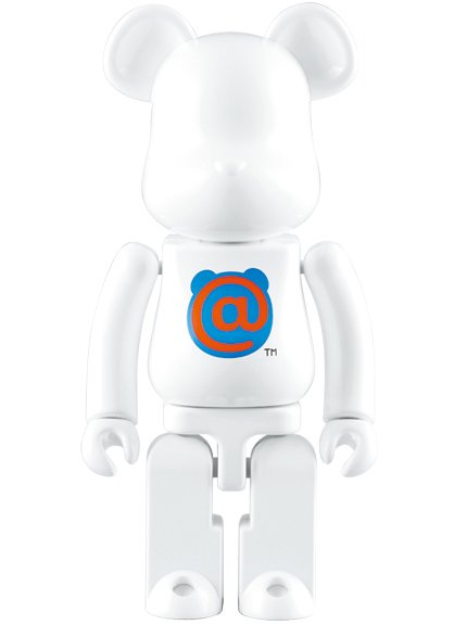 Chogokin Be@rbrick 200% - White figure by Bm! Project, produced by Medicom Toy X Bandai. Front view.