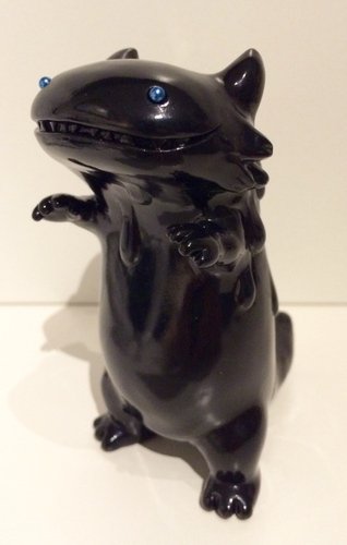 Byron figure by Shoko Nakazawa (Koraters), produced by Koraters. Front view.