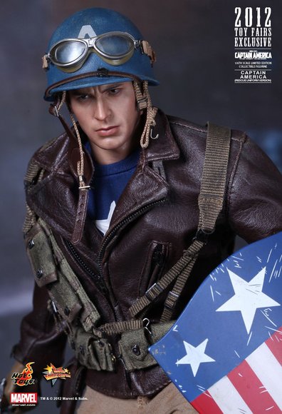 Captain America (Rescue Uniform Version) figure by Yulli, produced by Hot Toys. Detail view.