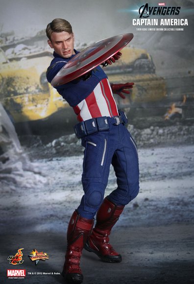 Captain America figure by Yulli, produced by Hot Toys. Front view.