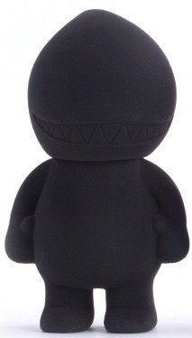 Charcoal Black Bastard figure by Ayako Takagi, produced by Uamou. Front view.