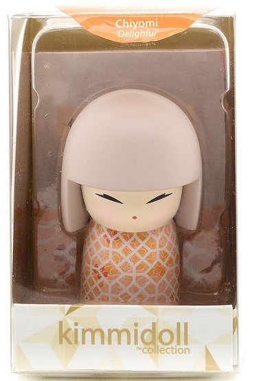 Chiyomi  - Delightful figure by Theairdgroup (Tag), produced by Kimmidoll. Packaging.