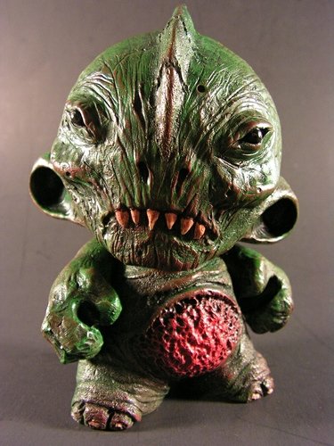 Chupacabra figure by Monsterforge, produced by Kidrobot. Front view.