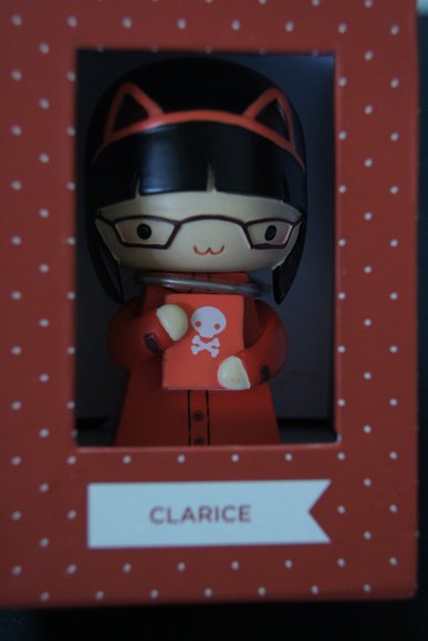 Clarice figure by Luli Bunny, produced by Momiji. Packaging.
