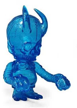 Clear Blue skullHevi figure by Pushead, produced by Secret Base. Front view.