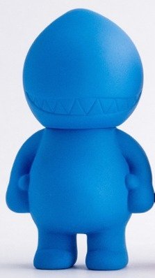 Cobalt Blue Bastard figure by Ayako Takagi, produced by Uamou. Front view.