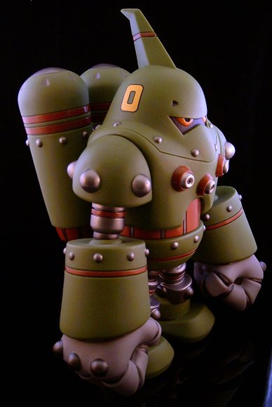 Combat-R Zero Swamp figure by Robert De Castro, produced by Atomic Mushroom. Side view.