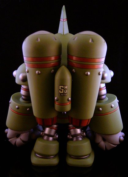 Combat-R Zero Swamp figure by Robert De Castro, produced by Atomic Mushroom. Back view.
