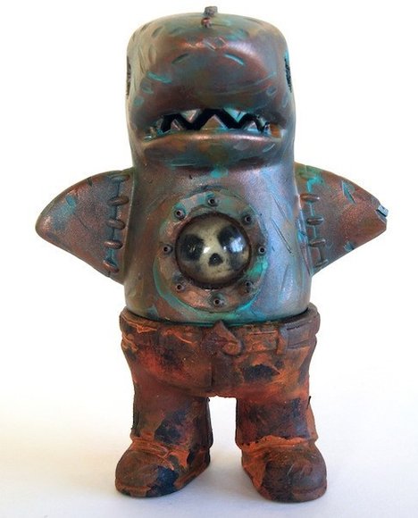 Copper Shark, Iron Pants figure by Drilone. Front view.