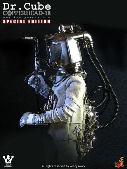 Dr. Cube Copperhead-18 Special Edition figure by Kenny Wong, produced by Hot Toys. Detail view.