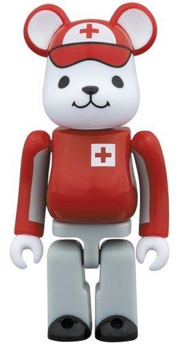 CroKuma Be@rbrick 100% - Rescue Clothes Ver. figure, produced by Medicom Toy. Front view.