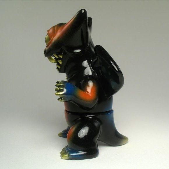 Crouching Deathra - Black, Orange figure by Naoya Ikeda. Side view.