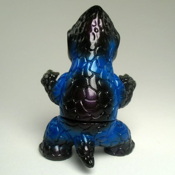 Crouching Zagoran - Black, Metallic Blue, Purple figure by Naoya Ikeda. Back view.