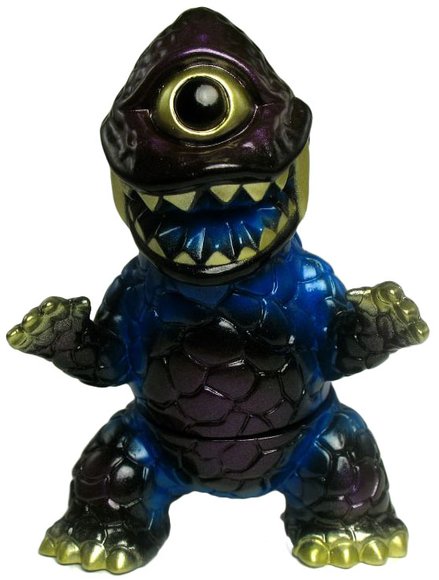 Crouching Zagoran - Black, Metallic Blue, Purple figure by Naoya Ikeda. Front view.