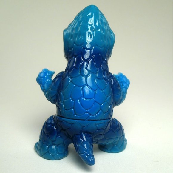 Crouching Zagoran - Light Blue, Blue figure by Kiyoka Ikeda. Back view.