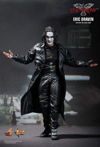 The Crow ( Eric Draven ) figure by Jc. Hong, produced by Hot Toys. Front view.