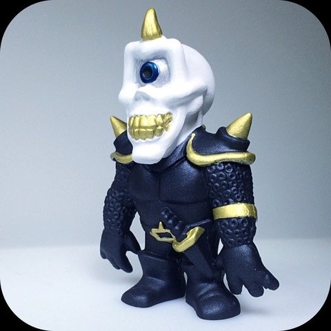 Cyco Simon - Gold Standard figure by Mishka, produced by Healeymade. Front view.